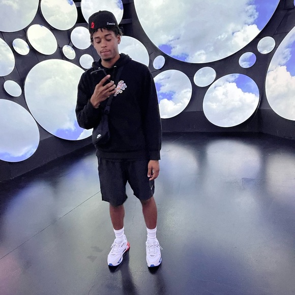 Meet your Posher, Curtis - Picture 1 of 1